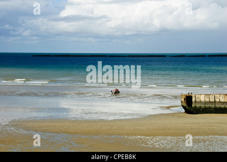 Spiaggia d'oro,Allied sbarco in Normandia,D-Day,porti Mulberry,porti,case, ville,città,Arromanches Les Bains,Normandia,Francia Foto Stock