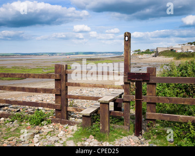 Stile lungo la costa sud occidentale il percorso dalla Taw e Torridge Estuary a Appledore, Devon, Inghilterra. Foto Stock