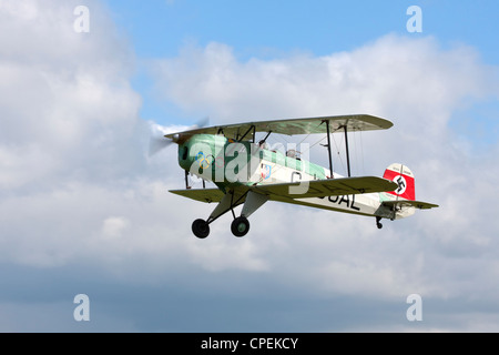 CASA (Bucker) 1-131E SERIE 1000 Jungmann G-BJAL in volo a Breighton Airfield Foto Stock