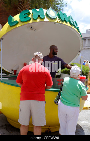 Florida Hernando County, Brooksville, Florida Blueberry Festival, evento, Broad Street, limonata, venditore di venditori, bancarelle stand commercianti m Foto Stock