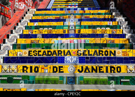 Rio de Janeiro, Brasile, Escadaria Selarón (Selaron's Staircase) nella zona di Lapa Foto Stock