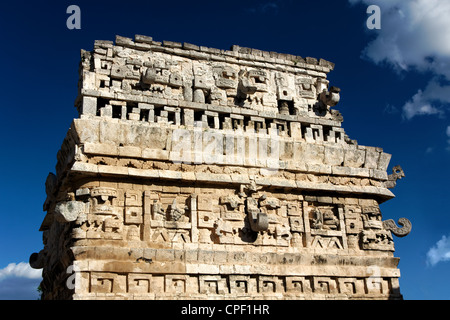 Close-up di un ornato rovina Maya a Chichen Itza, Yucatan, Messico. Foto Stock