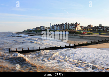 Mare mosso al tramonto, Southwold Inghilterra Suffolk REGNO UNITO Foto Stock