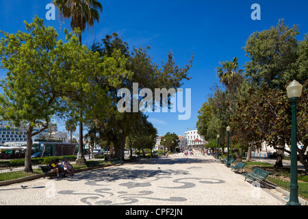 Il Jardim Manuel Bivar dalla Marina, Faro, Algarve, PORTOGALLO Foto Stock