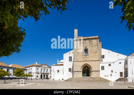 Se (cattedrale) in Largo da Sé, Old Town (Cidade Velha o Vila Adentro), Faro, Algarve, PORTOGALLO Foto Stock