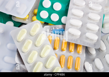 Close up di forniture mediche, pillole, compresse, capsule. Foto Stock