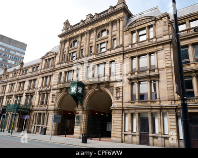 Scambio della stazione ferroviaria (ex) ora Corte di mercurio edificio per uffici a Liverpool Regno Unito Foto Stock