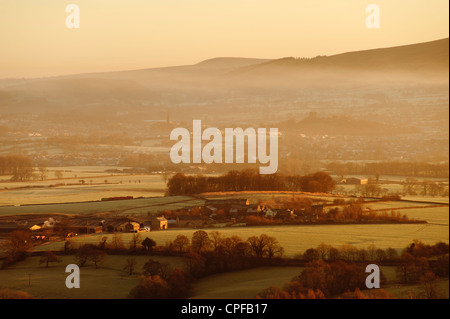 Nebbia di mattina in Ribble Valley da Birdy Brow su Longridge cadde Lancashire Inghilterra guardando verso Clitheroe Foto Stock