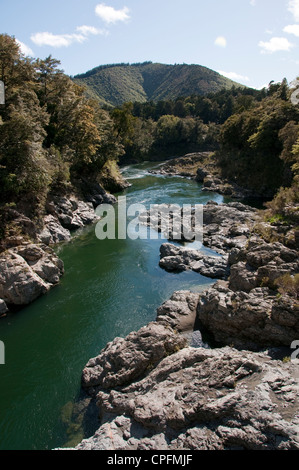 Nuova Zelanda Isola del Sud, Pelorus River Bridge vista panoramica sulla strada da Nelson a Marlborough. Foto Stock