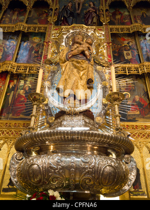 Cattedrale di Almudena altare maggiore dettaglio, Madrid, Spagna Foto Stock