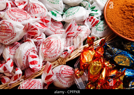 Tradizionali dolci di Natale roscos manrtecados polvorones La Antequerana in Antequera Malaga Andalusia Spagna Foto Stock