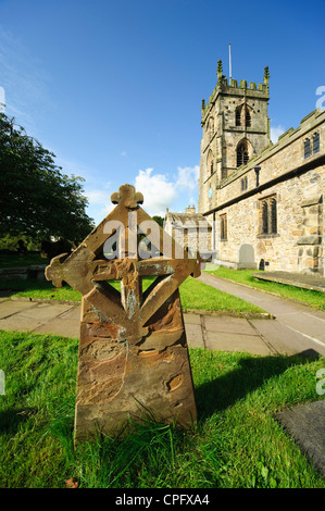 Chiesa di San Pietro e San Paolo a Bolton-da-Bowland nella foresta di Bowland Lancashire Inghilterra Foto Stock