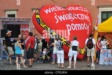 Evento organizzato da una carità polacco chiamato Grande Orchestra di Natale Guida, Città Vecchia, Varsavia, Polonia Foto Stock