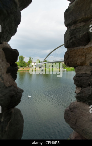 "Hoger Brug" (Ponte superiore) visto dal 'Waterpoortje' (Acqua) di gate, Maastricht, Limburgo, Paesi Bassi, l'Europa. Foto Stock