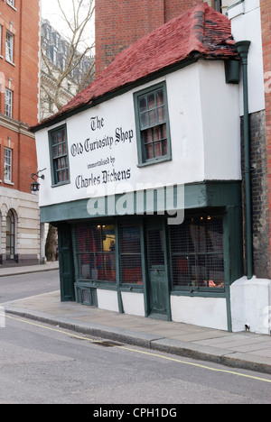 Il vecchio negozio di curiosità in Holborn. Westminster. Londra. Inghilterra Foto Stock