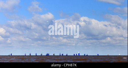 Il laser 2000 barche a vela racing a Snettisham in Norfolk. Foto Stock