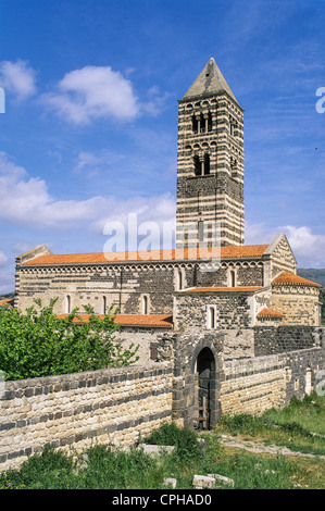 Europa Italia Sardegna Provincia di Sassari Codrongianos Basilica dei SS. Trinità di Saccargia Foto Stock