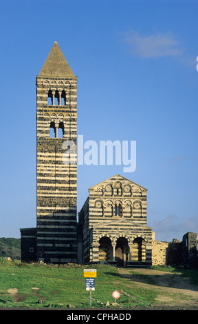 Europa Italia Sardegna Provincia di Sassari Codrongianos Basilica dei SS. Trinità di Saccargia Foto Stock