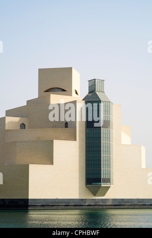 Il museo di arte islamica sulla Corniche a Doha in Qatar , architetto IM Pei Foto Stock