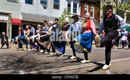 Ballerini Klompen al Tulip Time Festival in Olanda, Michigan Foto Stock