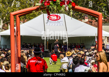 Kathy Irlanda riceve un dottore honoris causa della Humane lettere (L.H.D.) grado a Cal State Isole del Canale in Oxnard in California Foto Stock