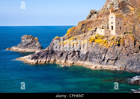 Le corone case di motore a Botallack Cornwall Inghilterra REGNO UNITO Foto Stock