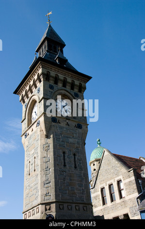 Il tradizionale Torre dell'orologio di Knighton, il Galles Foto Stock