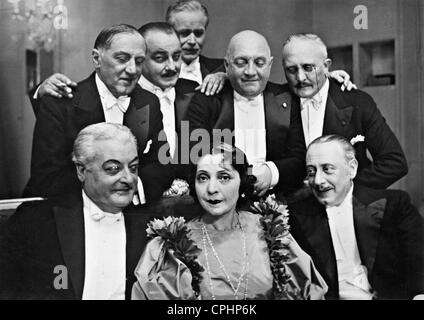 Fritzi Massary in "Eine Frau die weiss era sie verrà', 1932 Foto Stock