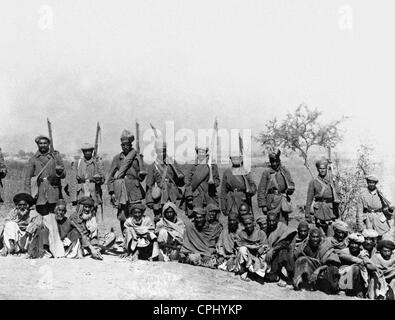 I soldati locali durante le sommosse nella provincia nordoccidentale, 1930 Foto Stock