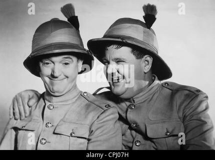 Stan Laurel e Oliver Hardy in 'Bonnie Scotland", 1935 Foto Stock