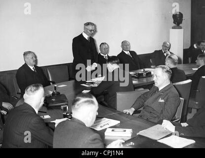 Hjalmar Schacht in occasione della riunione annuale del tedesco di risparmio e le banche radure Association, 1935 Foto Stock