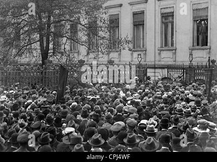 Philipp Scheidemann parla alla folla, 1919 Foto Stock