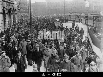 Manifestazione di protesta contro il Trattato di Versailles a Berlino, 1919 Foto Stock