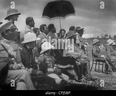 L'imperatore Haile Selassie a manovre Foto Stock