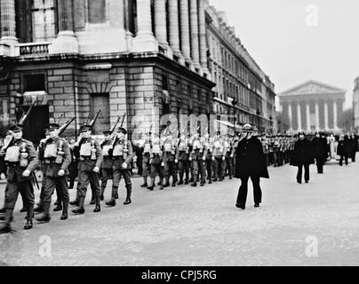 I soldati britannici in parata in Parigi, 1939 Foto Stock