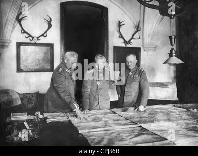 Paul von Hindenburg, Wilhelm II e Erich Ludendorff presso il quartier generale, 1917 Foto Stock