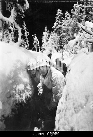 I soldati tedeschi in una trincea sull'Oceano Artico anteriore, 1941 Foto Stock