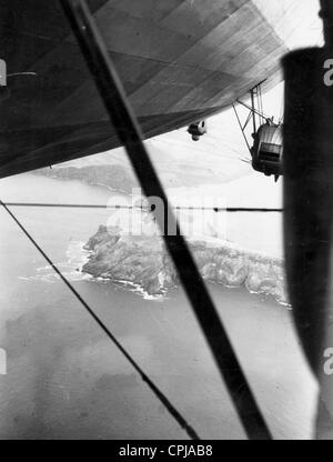 La LZ 127 "Graf Zeppelin' sul suo primo volo transatlantico, 1928 Foto Stock