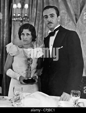 Walt Disney con sua moglie, Lillian limiti dopo l'Oscar premiazione, 1932 Foto Stock