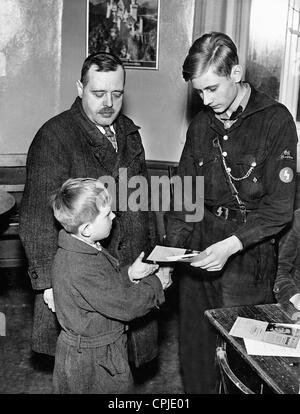 Accettazione in Deutsches Jungvolk, 1937 Foto Stock