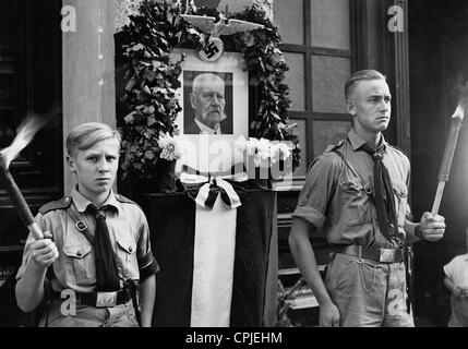 HJ-Le protezioni di onore per Paul von Hindenburg, 1934 Foto Stock