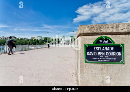 Parigi, Francia. Esplanade David Ben Gourion, chiamato dopo il primo Primo Ministro israeliano. Foto Stock