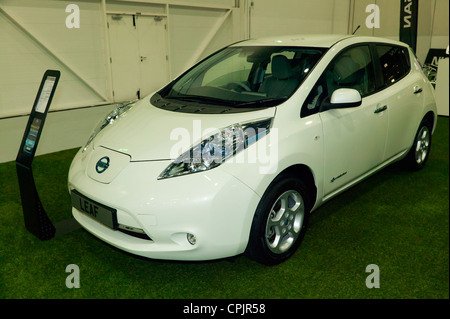 La Nissan Leaf in mostra statica al ecovelocity 2012 Foto Stock