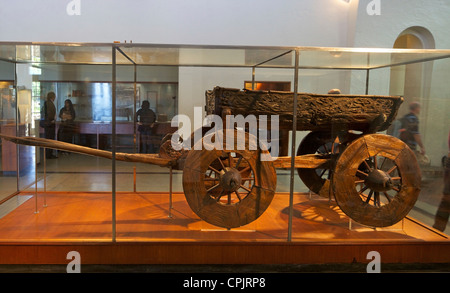 Carro Oseberg, Museo della Nave Vichinga, Vikingskipshuset, Bygdoy, Oslo, Norvegia, Europa Foto Stock