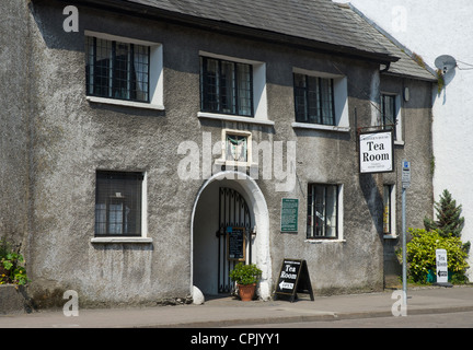 Facciata di Sandnes ospedale, con datestone di 1659, Highgate, Kendal Cumbria, England Regno Unito Foto Stock