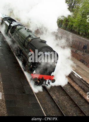 Locomotiva Britannia a Llangollen vapore e del Festival della Birra North Wales UK Aprile 2012 Foto Stock