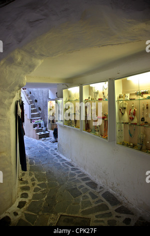 Il pittoresco "angolo" nel Vecchio Mercato della Chora di Naxos, isola di Naxos, Cicladi Grecia Foto Stock