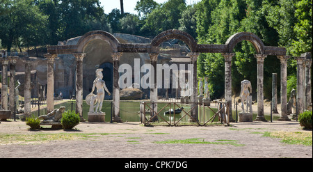 Villa Adriana a Tivoli - Italia. Classico esempio di bellezza in una villa romana. Foto Stock