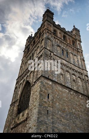 Chiesa cattedrale di San Pietro a Exeter / Exeter Cathedral tower. Devon. Inghilterra Foto Stock