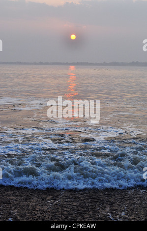 Tramonto a Ogmore beach Foto Stock